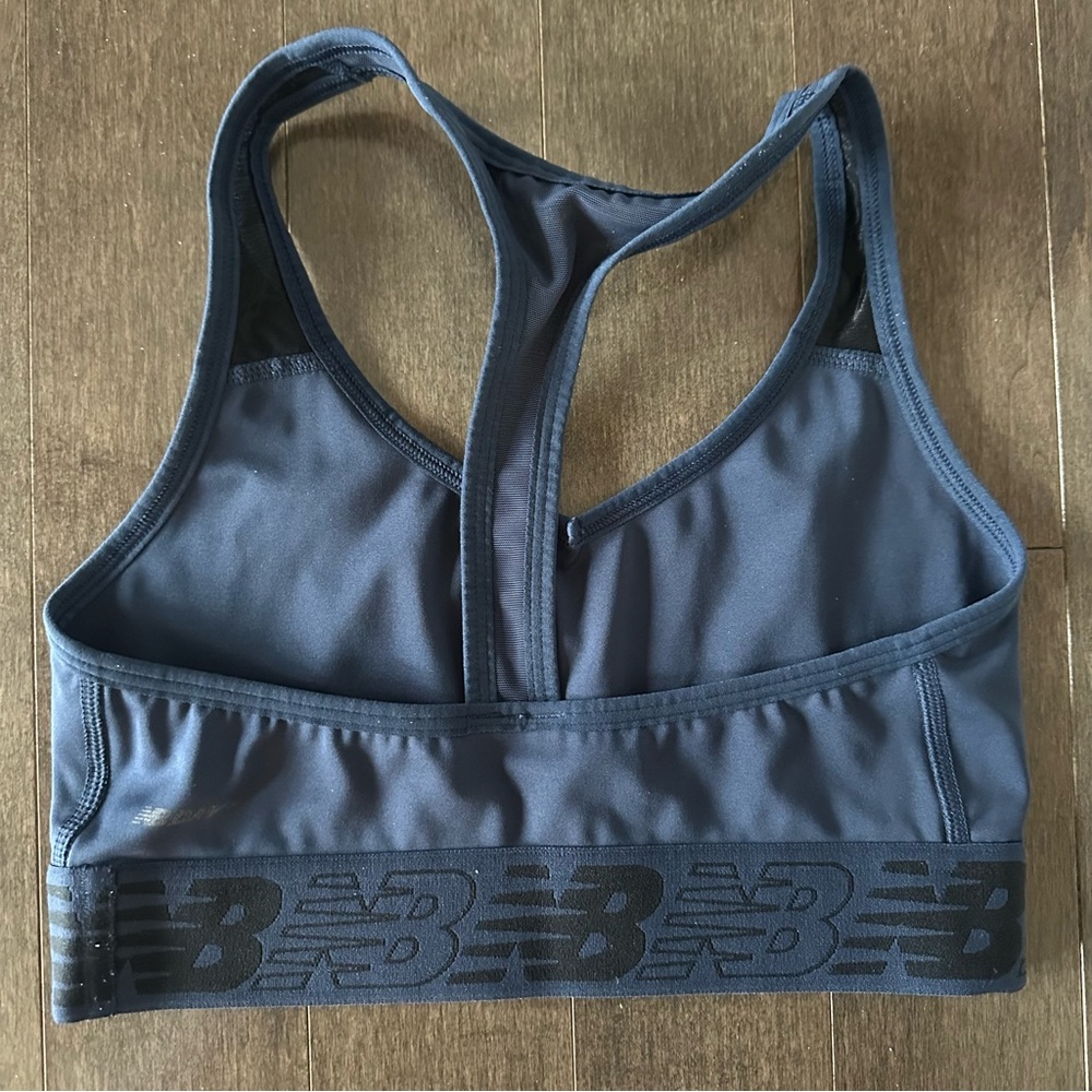 New Balance T Back Sports Bra Medium Support‎ Workout Athletic Size S - Picture 2 of 4